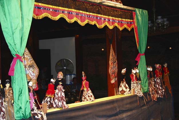 Ketoprak Golek, dipentaskan di Tembi Rumah Budaya tanggal 22 Oktober 2012 malam, foto: a.sartono