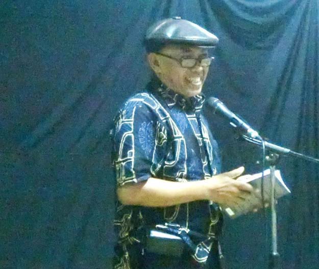 Peluncuran antologi puisi Slamet Riyadi Sabrawi yang keempat, Sabtu, 24 November 2012 di Pendapa Gambirsawit, Joyonegaran, Mergangsan, Yogyakarta, foto: Tegoeh Ranusastro
