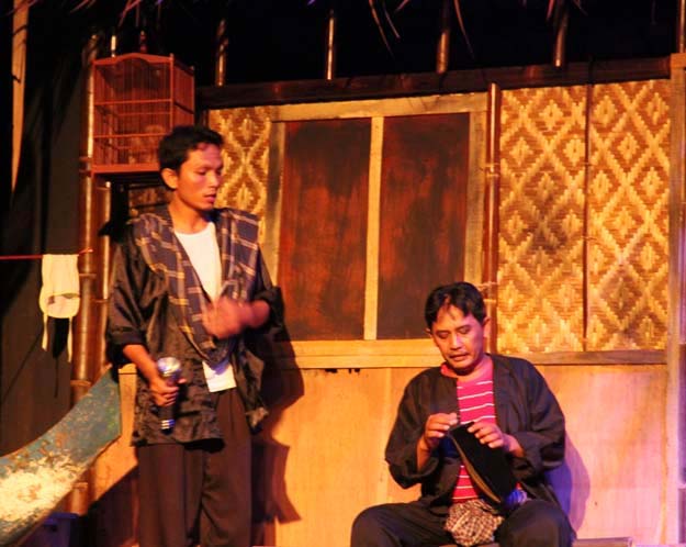 Pertunjukan ‘Malam Jahanam’ di Pusat Kebudayaan Kosnadi Hardjosoemantri UGM, Foto: Ons Untoro