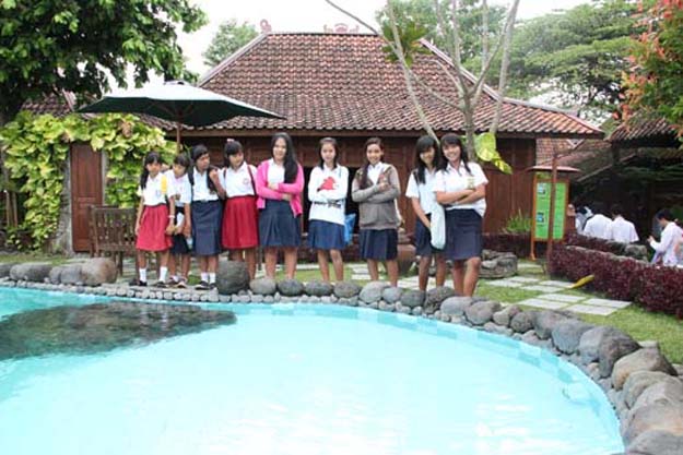 SMP dan SMA Bhinneka Tunggal Ika Yogyakarta Mengadakan MOS di Tembi