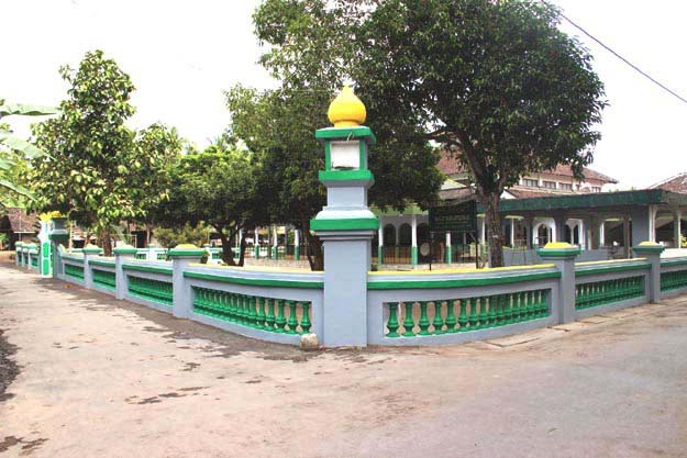 masjid kauman pijenan dilihat dari sisi tenggara, foto: a. sartono