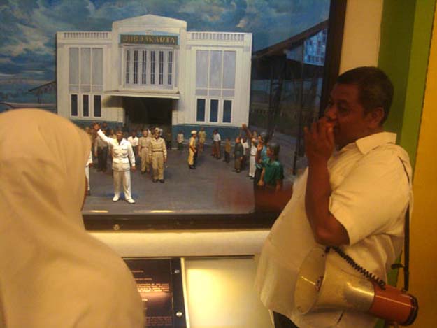 Pengunjung Museum Benteng Vredeburg Yogyakarta, sumber foto: Suwandi Tembi