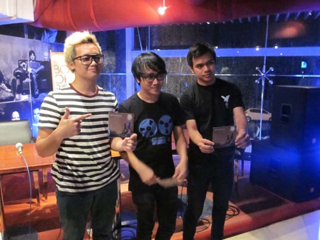 Thomas Ramadhan dan Bounty anaknya saat launching album Boys Of Rock di Jakarta foto: Natalia S