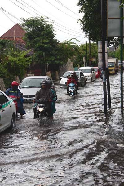banjir di wilayah kotabaru, yogyakarta, Desember 2012, foto: a.sartono