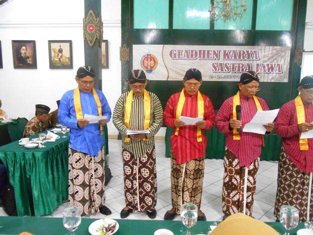 Gladhen Karya Sastra Jawa 23-24 Juni 2014 di Yogyakarta, sumber foto: Suwandi/Tembi